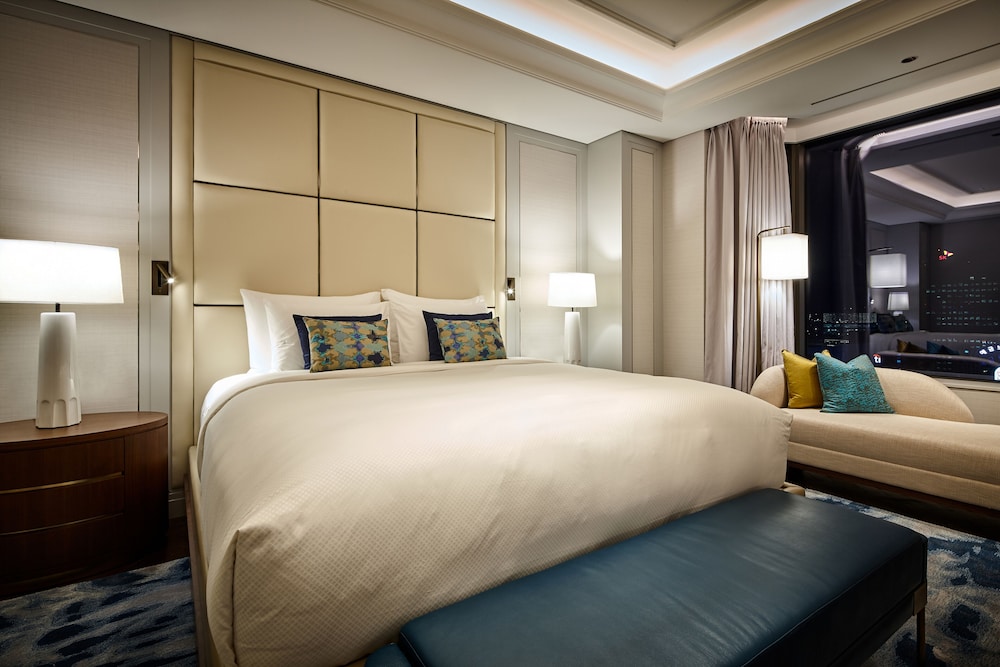 Executive Charlotte Suite Double Room - La Cime Lounge Access, 1 Free Valet Services Included - Photo 3
