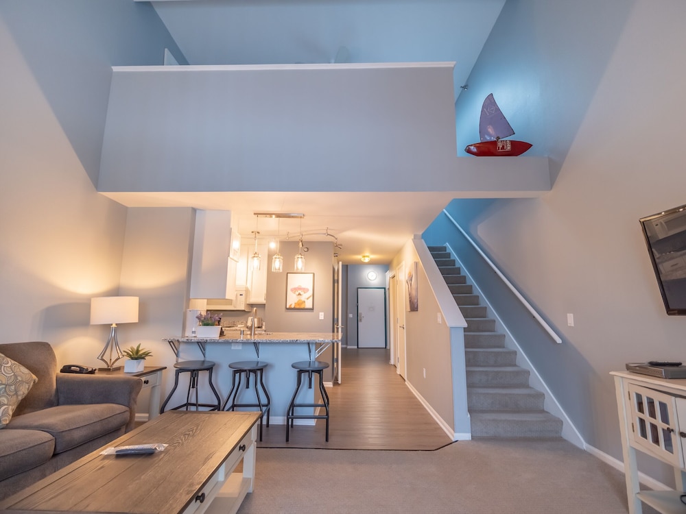 Belle Loft Suite with 2 Queen Beds - Photo 1