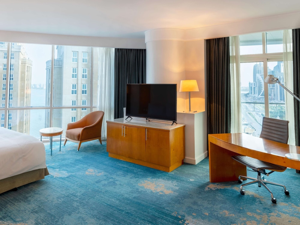 Premier Room, 1 King Bed, Sea View - Photo 2