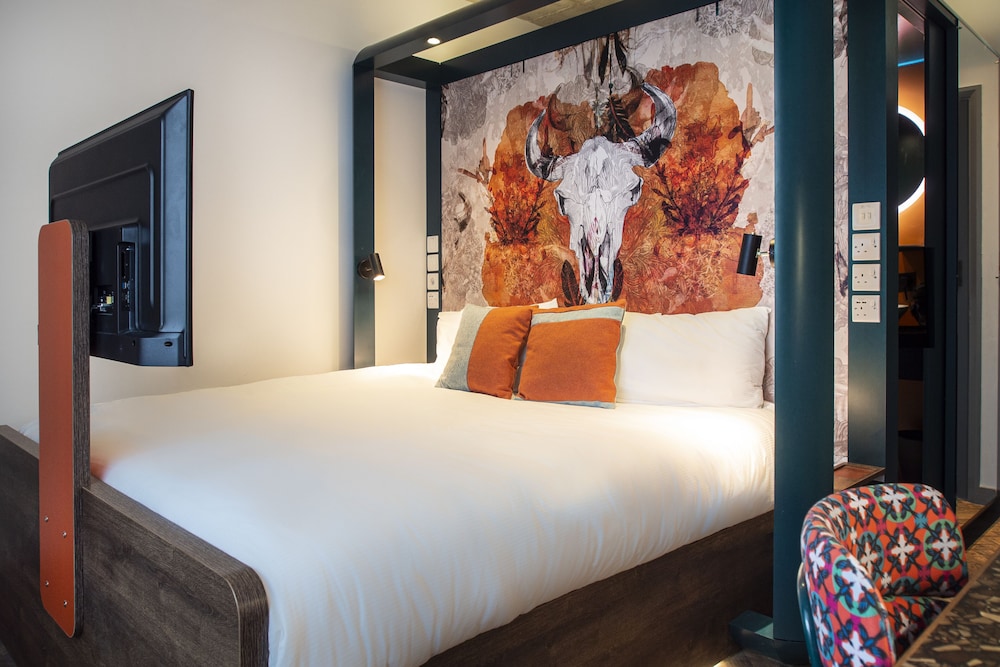 Premium King Room - Photo 1