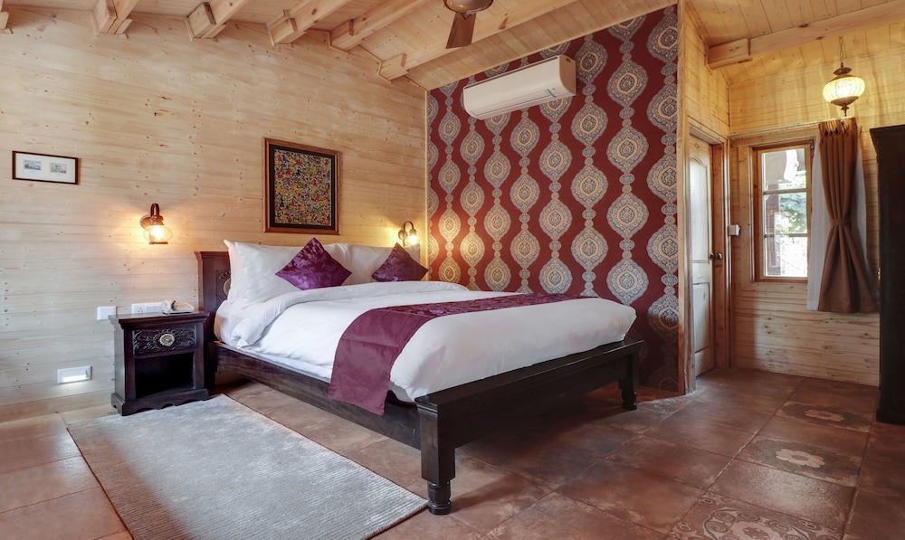 Deluxe Room, City View