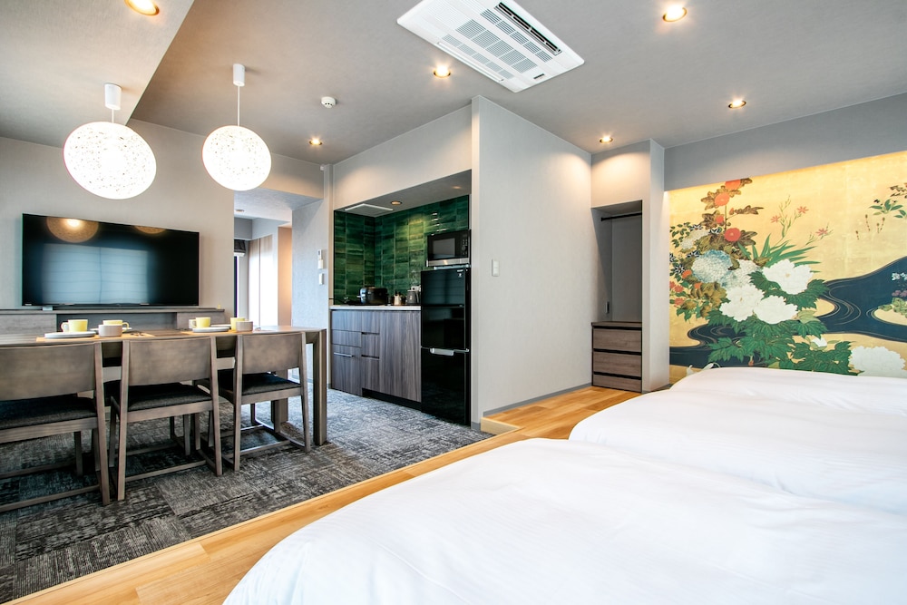 Deluxe Studio with 5beds (Balcony Access with Tatami Room), Non Smoking