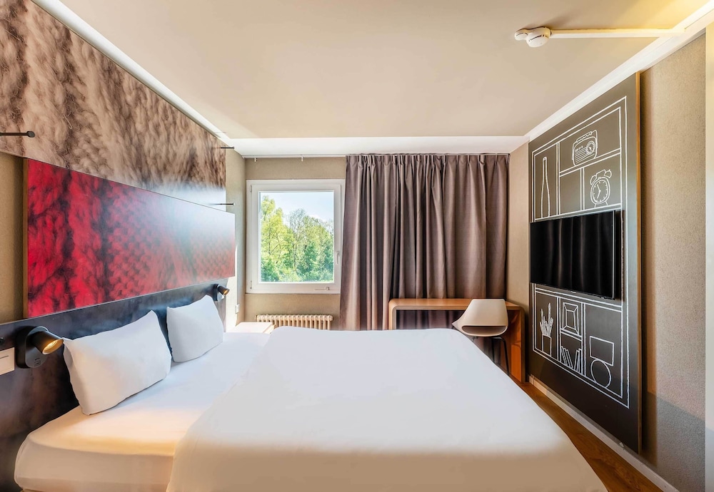 Standard Double or Twin Room photo 1
