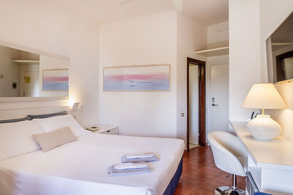 Classic Double Room, Balcony, Courtyard View