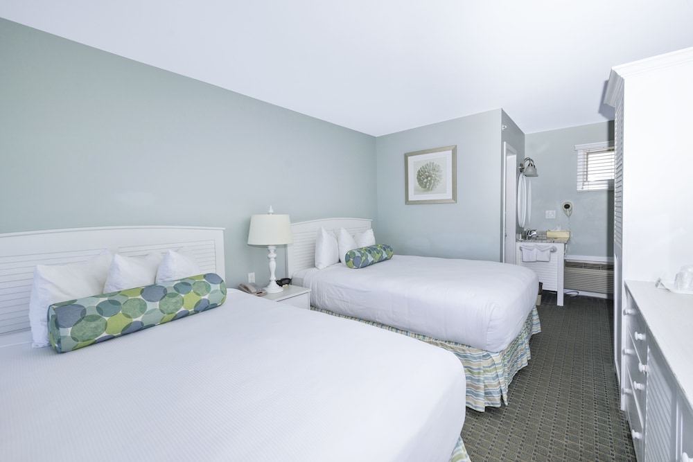 2 Doubles Main Building No Ocean View Floor 2