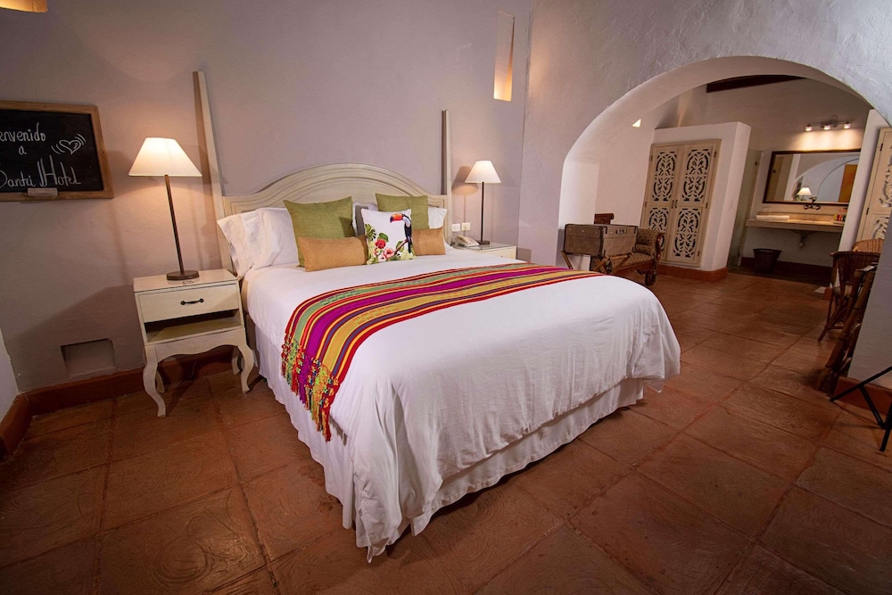Studio Suite, 1 King Bed, Non Smoking - Photo 6