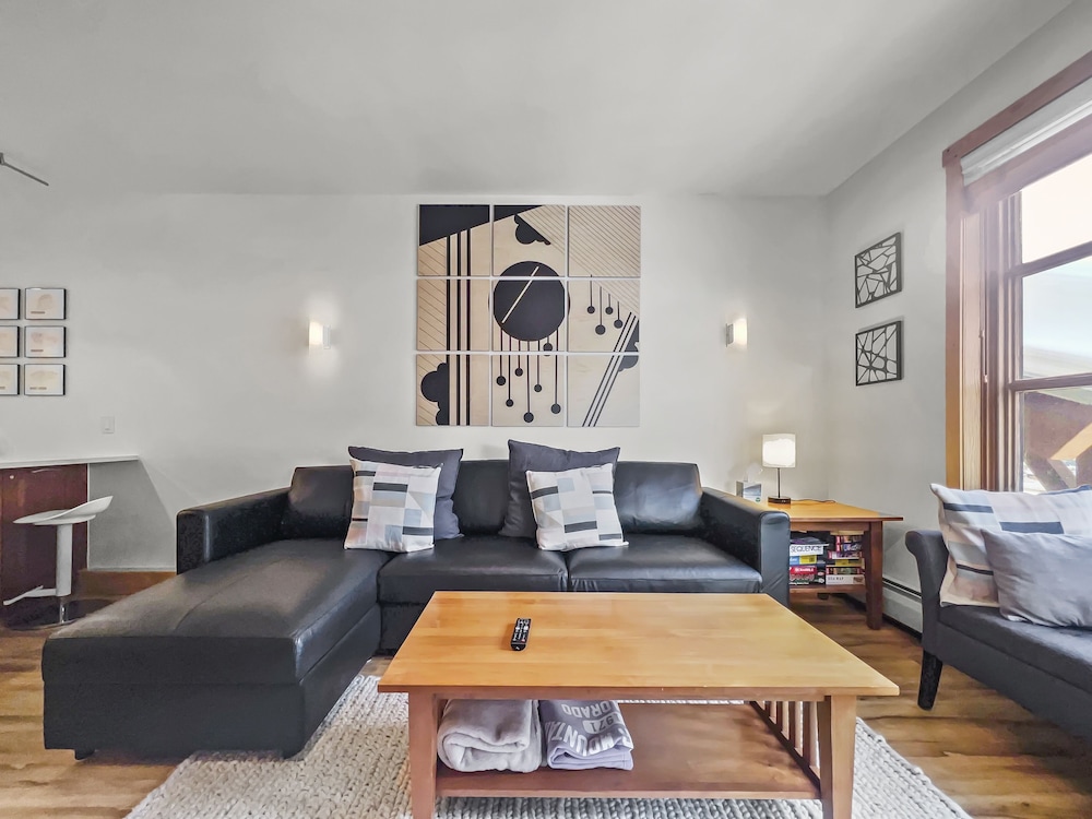Condo, 1 Bedroom photo 1