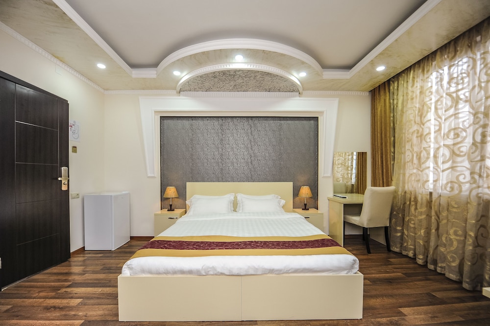 Standard Double or Twin Room photo 2