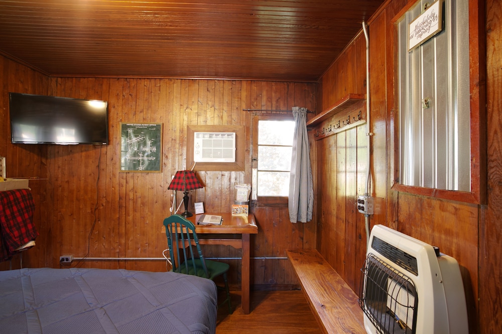 Cabin #9 Flag's Up photo 1