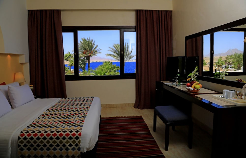 Deluxe Room, Sea View photo 3