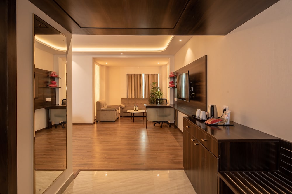 Executive Room - Photo 2