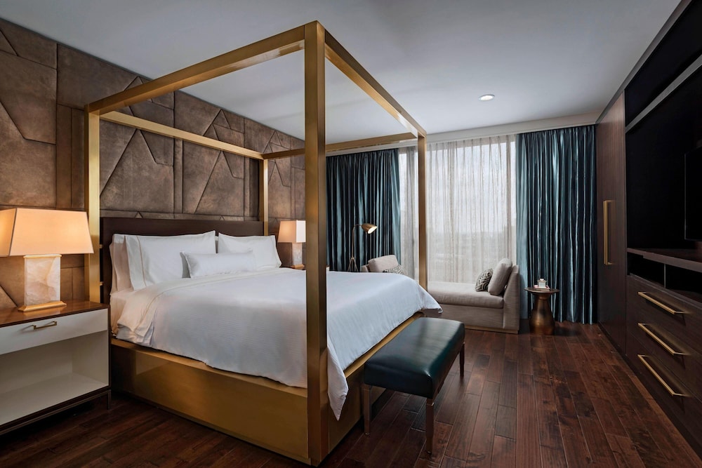 Suite, 1 Bedroom - Photo 4