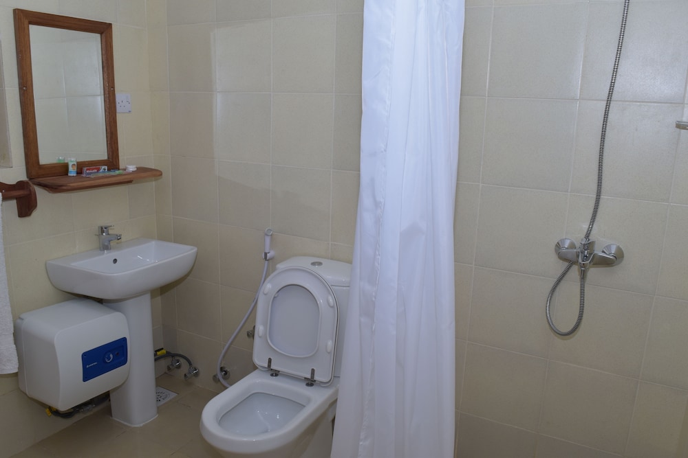 Basic Double Room, Private Bathroom, Garden Area photo 2