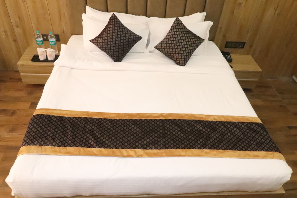 Deluxe Double Room, Balcony, Garden View