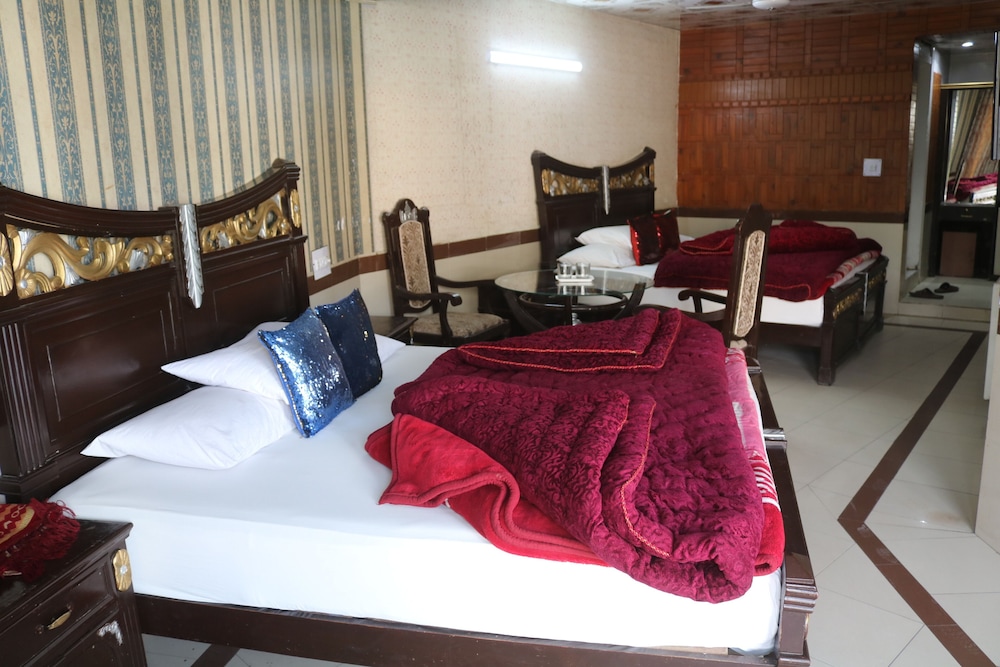 Family Room - Photo 1