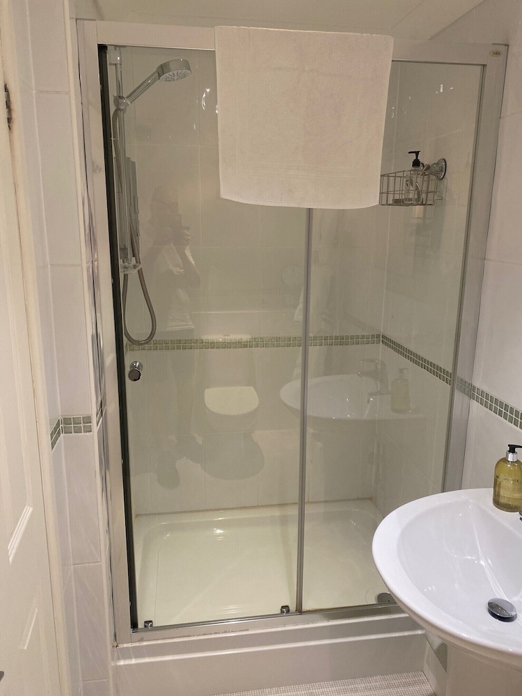 Classic Double Room, Ensuite, Sea View (First Floor Front View) photo 2