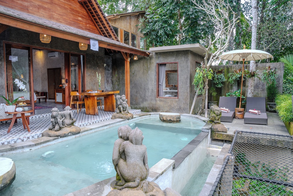 Jungle Pool Villa