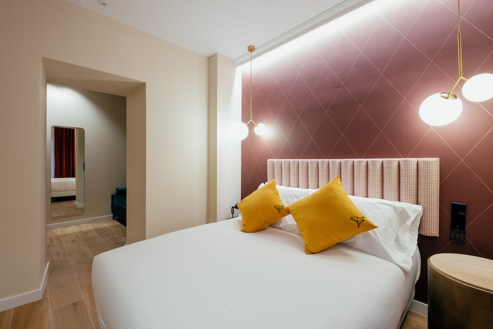 Superior Double or Twin Room - Photo 9