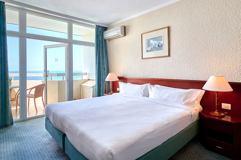 Suite, Sea View