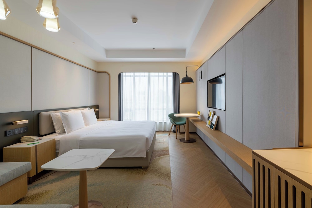 Standard Room, 1 King Bed, City View - Photo 7