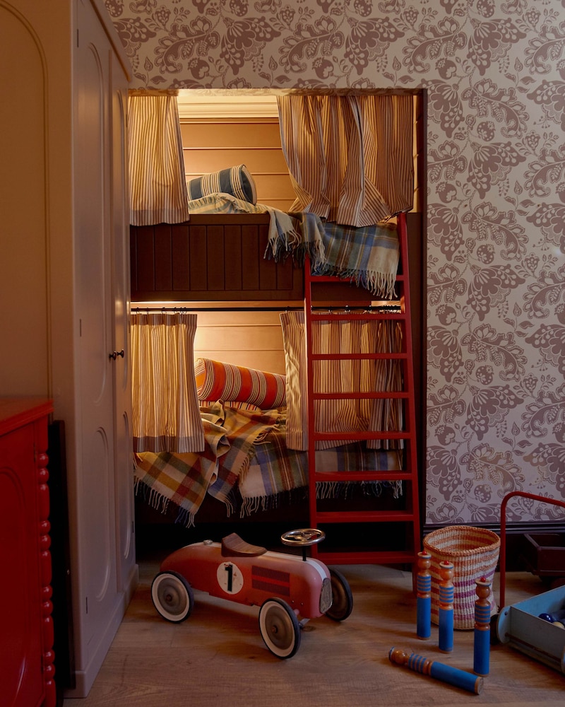 Family Studio Suite (The Village)