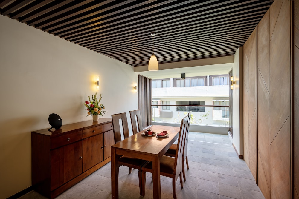Suite, 1 Bedroom, Garden View