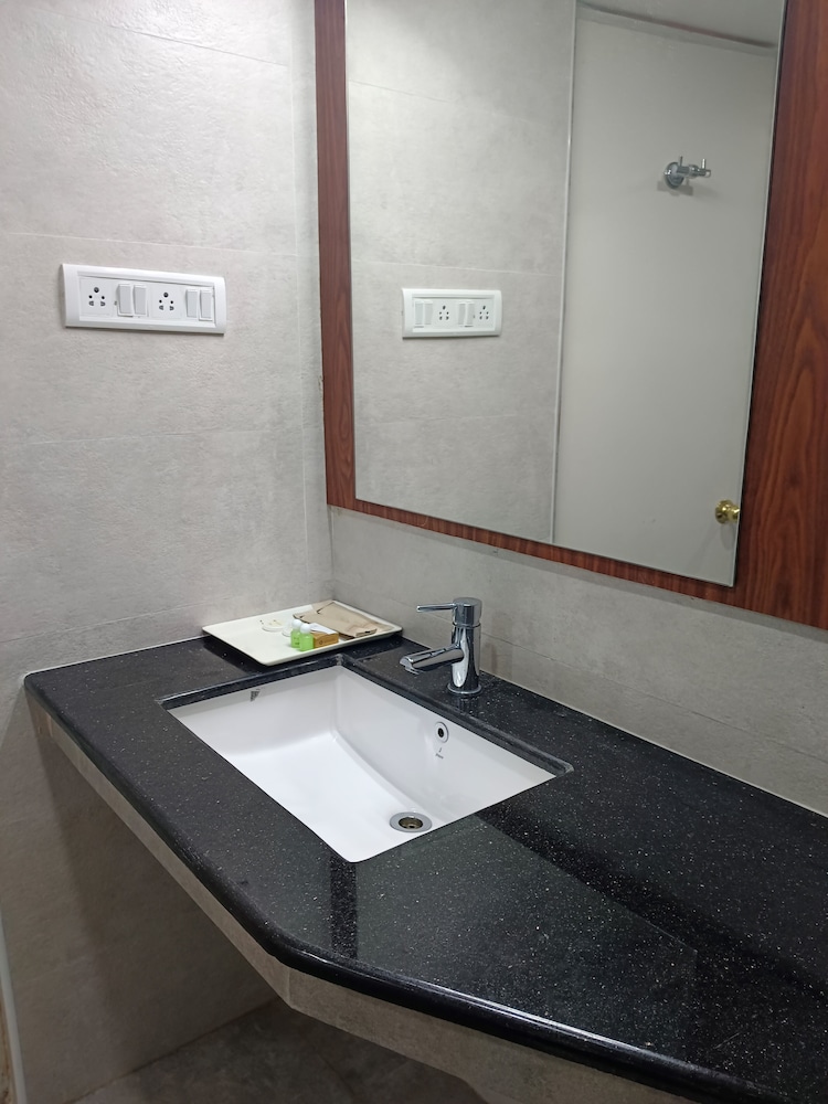 Deluxe Room, 1 Bedroom photo 3