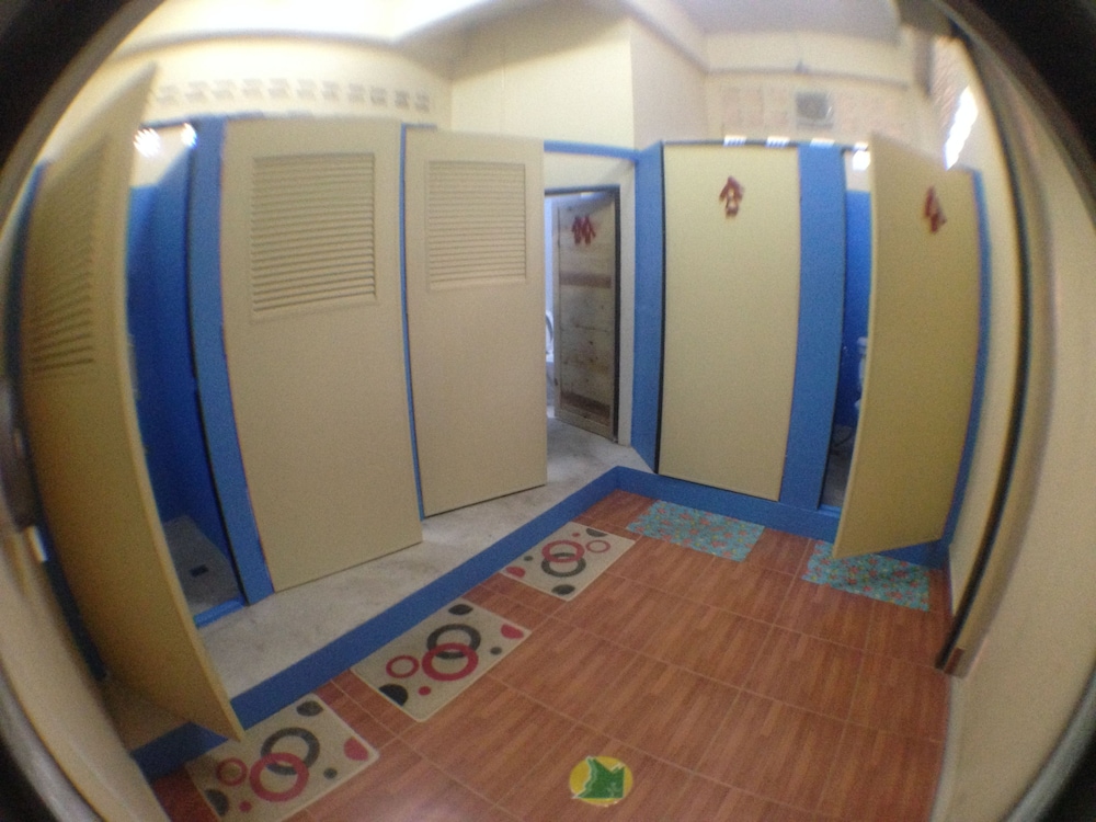 Twin Room with Fan and Shared Bathroom photo 2