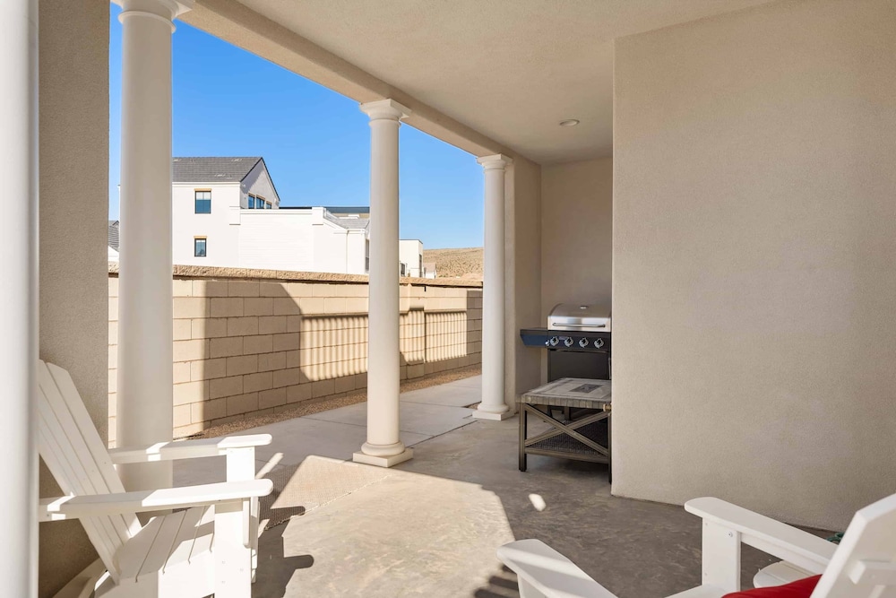 Townhome, 5 Bedrooms photo 2