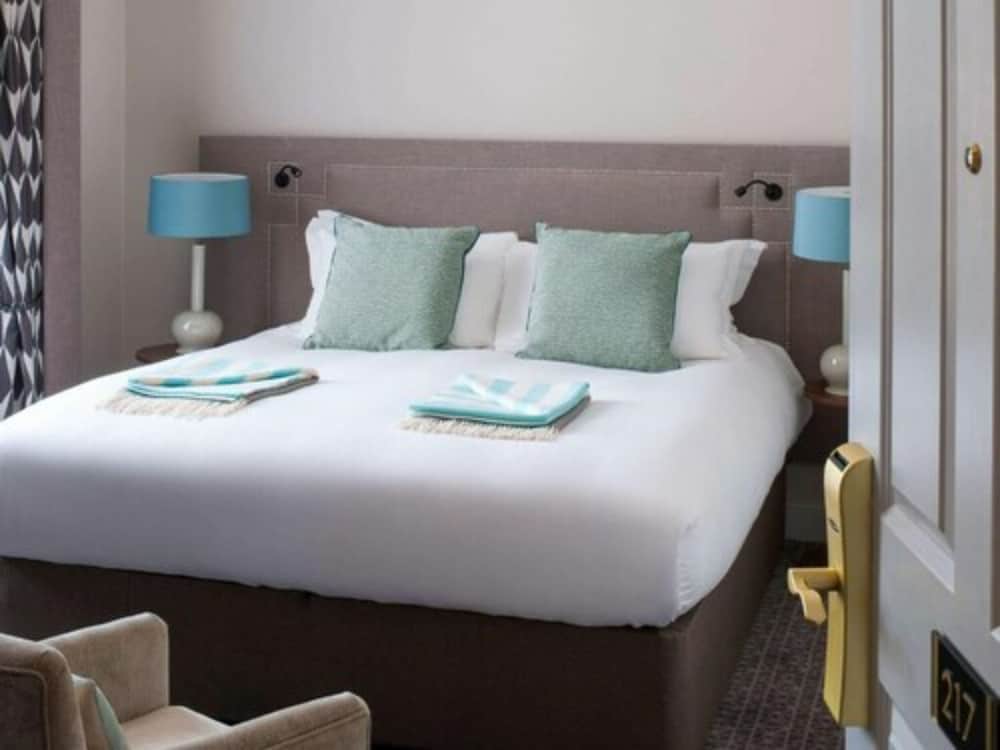 Classic Double Room, 1 Queen Bed, Ensuite - Photo 2