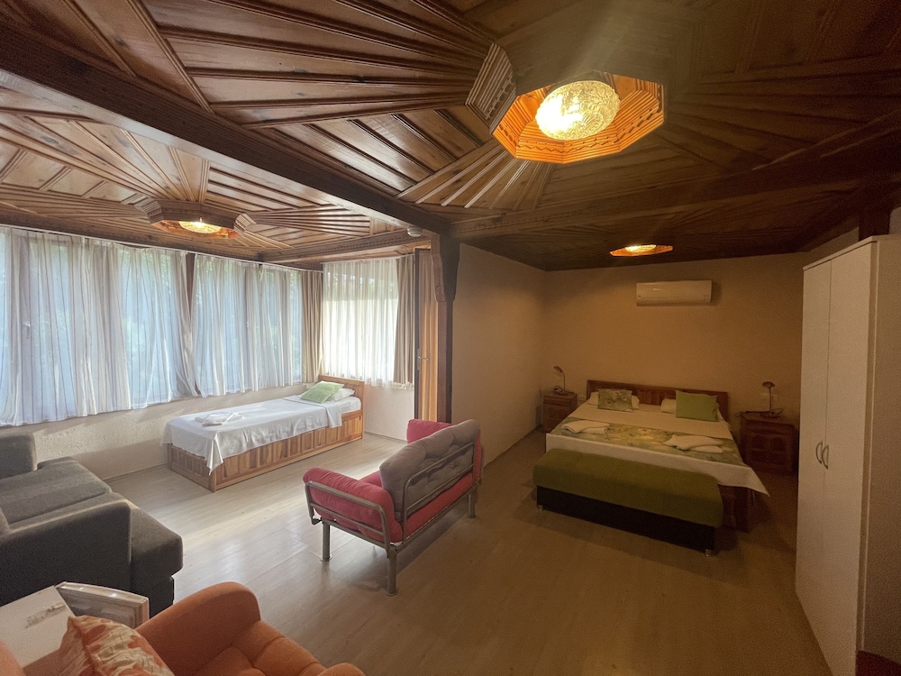 Grand Quadruple Room photo 1