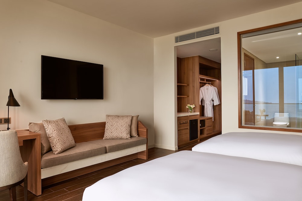 Superior Twin Room, 2 Twin Beds, Balcony, Sea View - Photo 3
