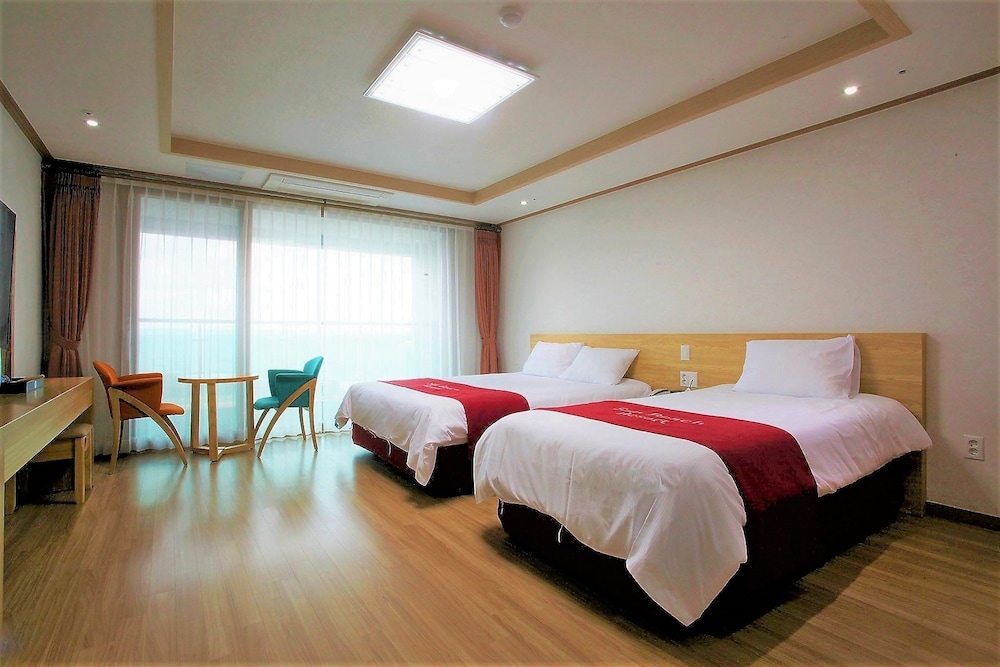 Deluxe Twin Room, 1 Bedroom, Ocean View photo 2