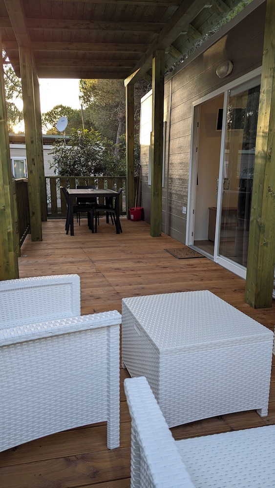 Mobile Home - Photo 9