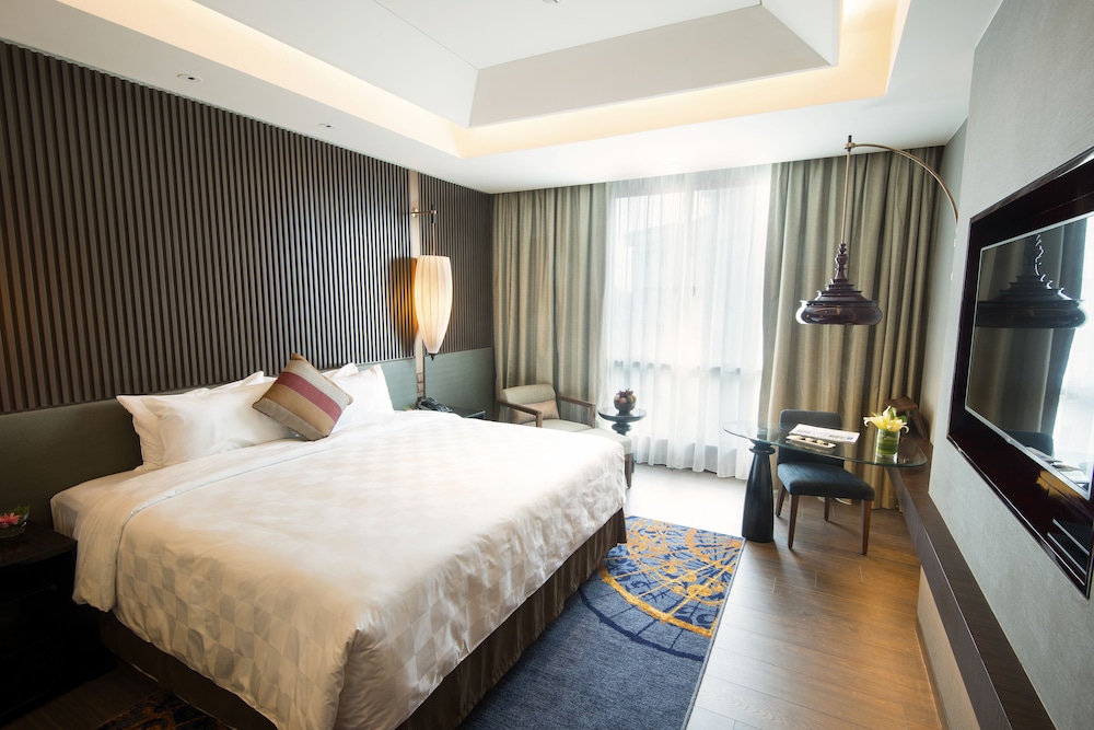 Premier Room, Multiple Beds - Photo 2