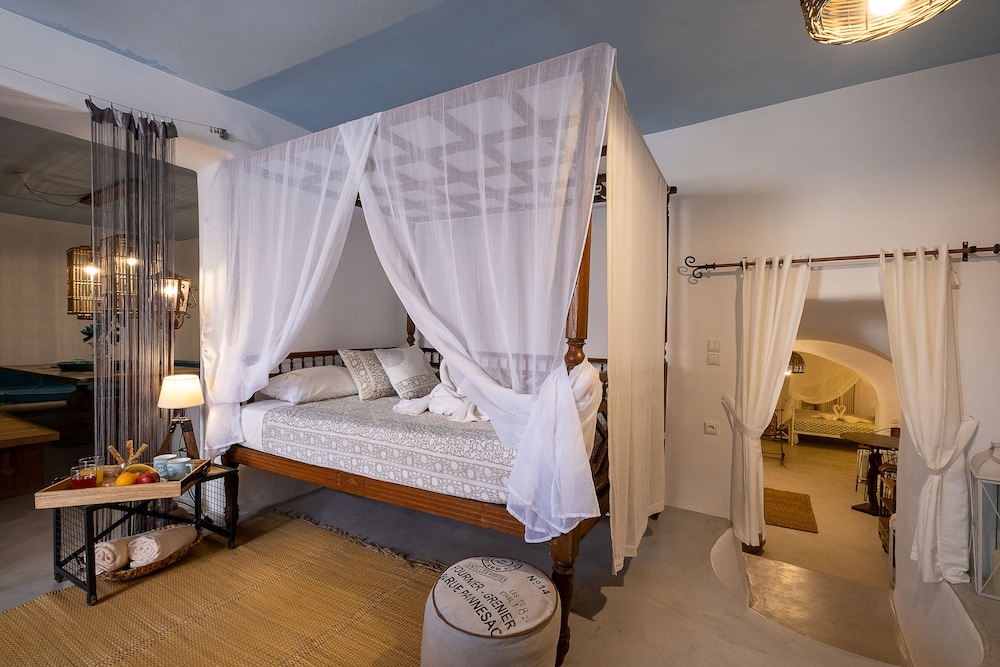 Deluxe Villa, Pool & Hot Tub (Castle View)