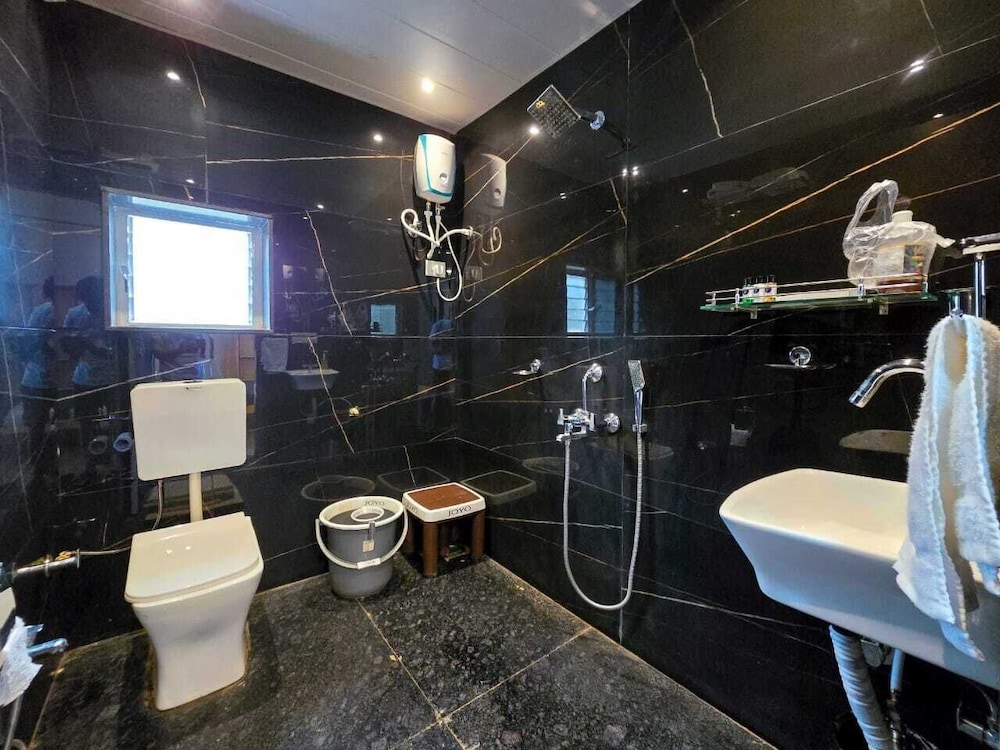 Family Bungalow, Lake View photo 3
