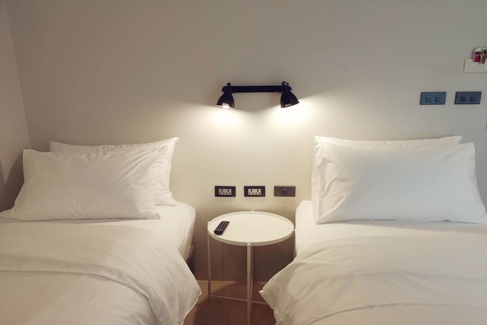 Economy Twin Room, 2 Twin Beds, Non Smoking - Photo 3