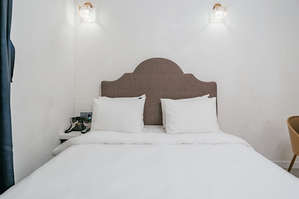 Standard Double Room, City View photo 3