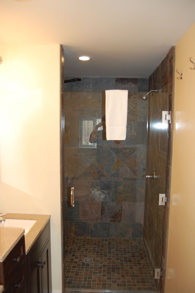 Deluxe King Room photo 3