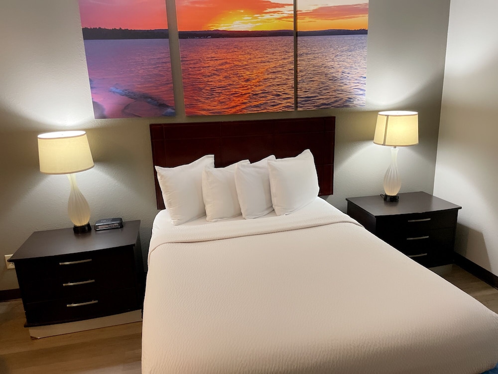 Standard Room, 1 Queen Bed - Photo 5