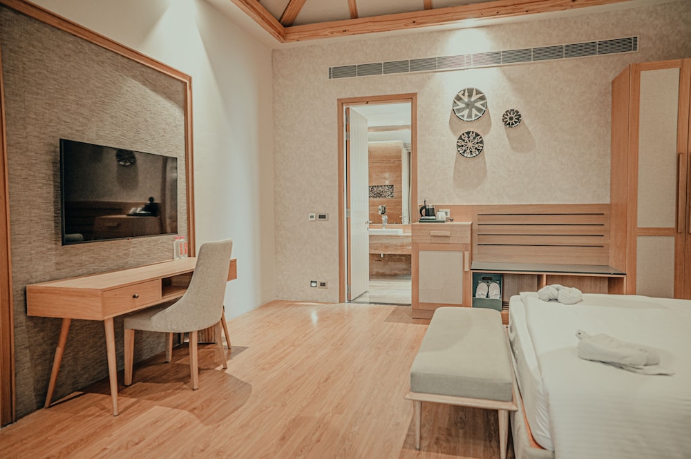 Cottage Room with Jacuzzi - Photo 3