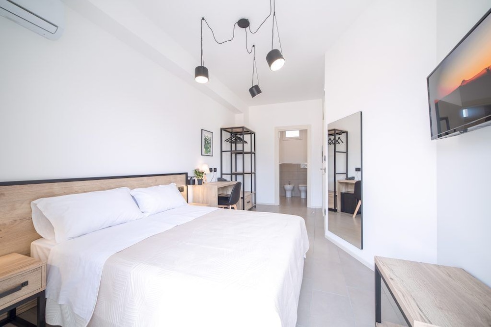 Double Room, 1 Queen Bed, Balcony photo 3