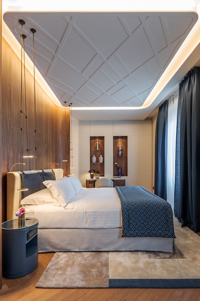 Deluxe Room, Balcony - Kids & Teens Free