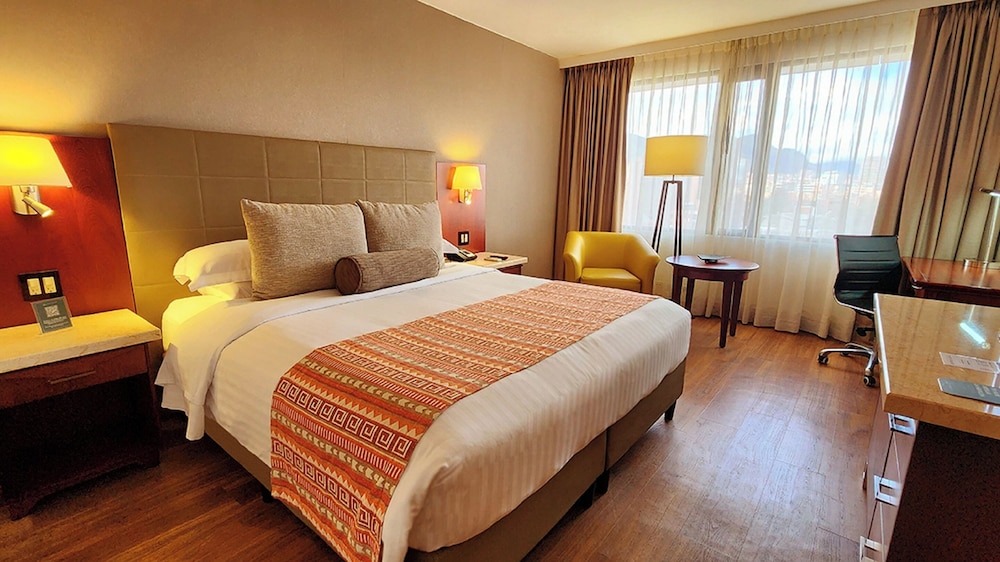 Executive Room, 1 King Bed - Photo 3