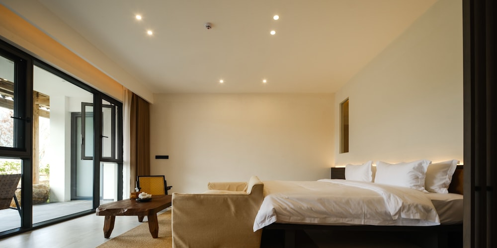 Deluxe Double Room photo 2