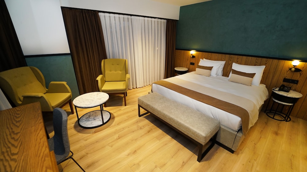 Deluxe Double Room, 1 Queen Bed, Jetted Tub, Sea View photo 3