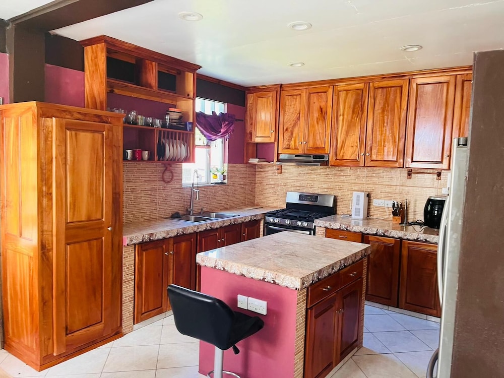 Luxury House photo 2