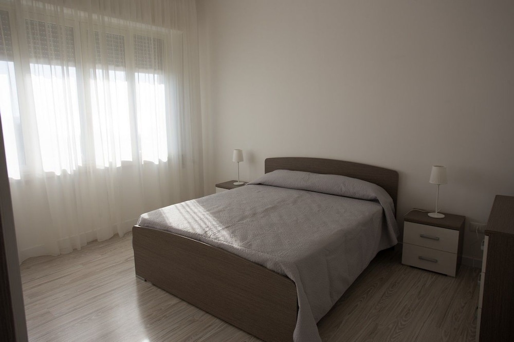 Apartment, 2 Bedrooms, Balcony, Sea View