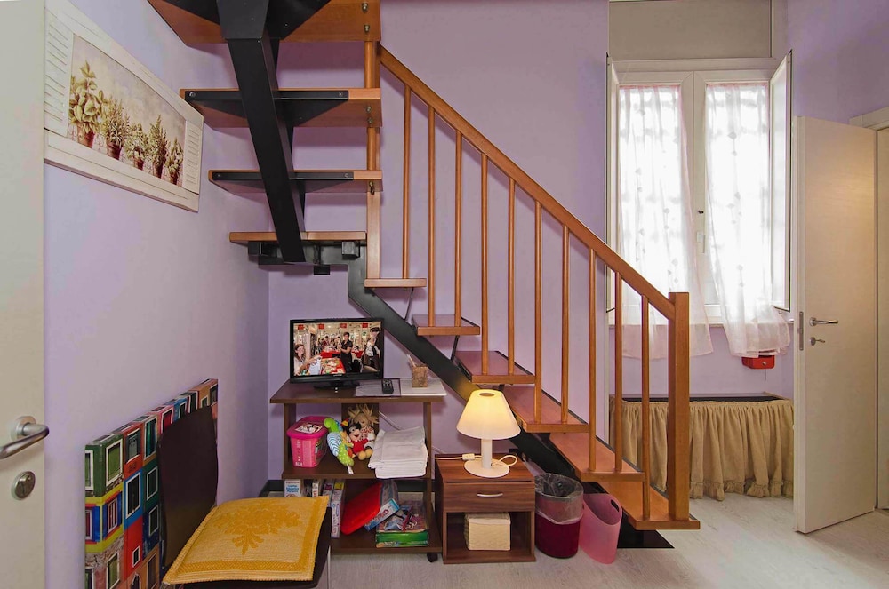 Family Room, 2 Bedrooms - Photo 17